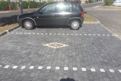 97 - Parking PAVEFAST anthracite et gris clair avec motif beige/rosé